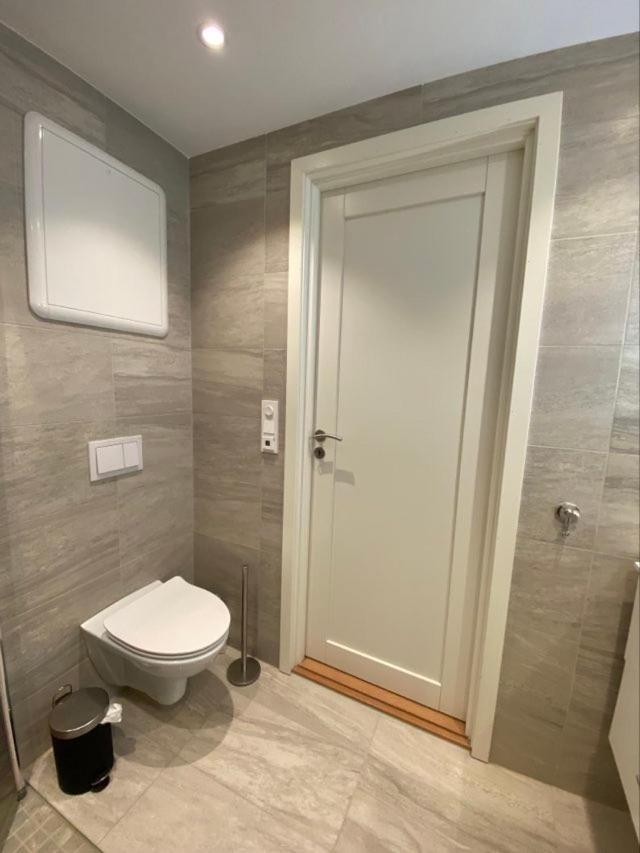 Modern Apartment With Free Parking Bergen Extérieur photo