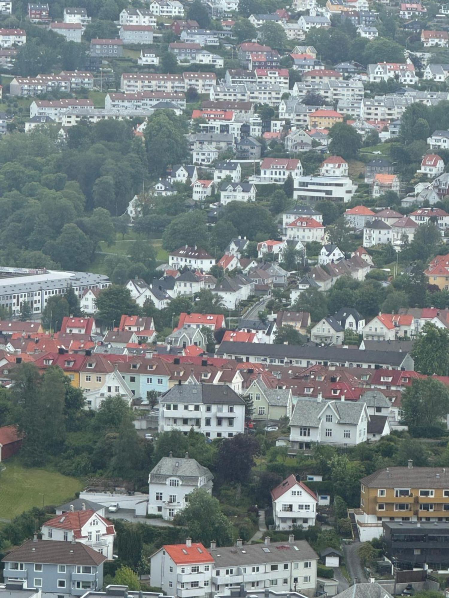 Modern Apartment With Free Parking Bergen Extérieur photo