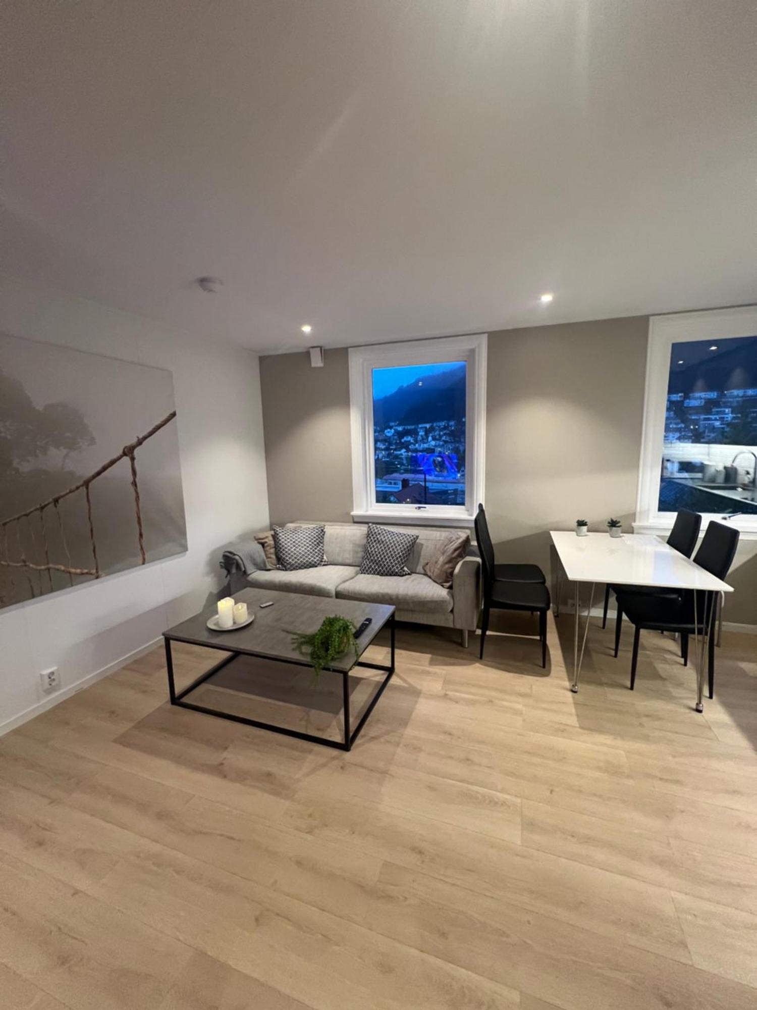 Modern Apartment With Free Parking Bergen Extérieur photo