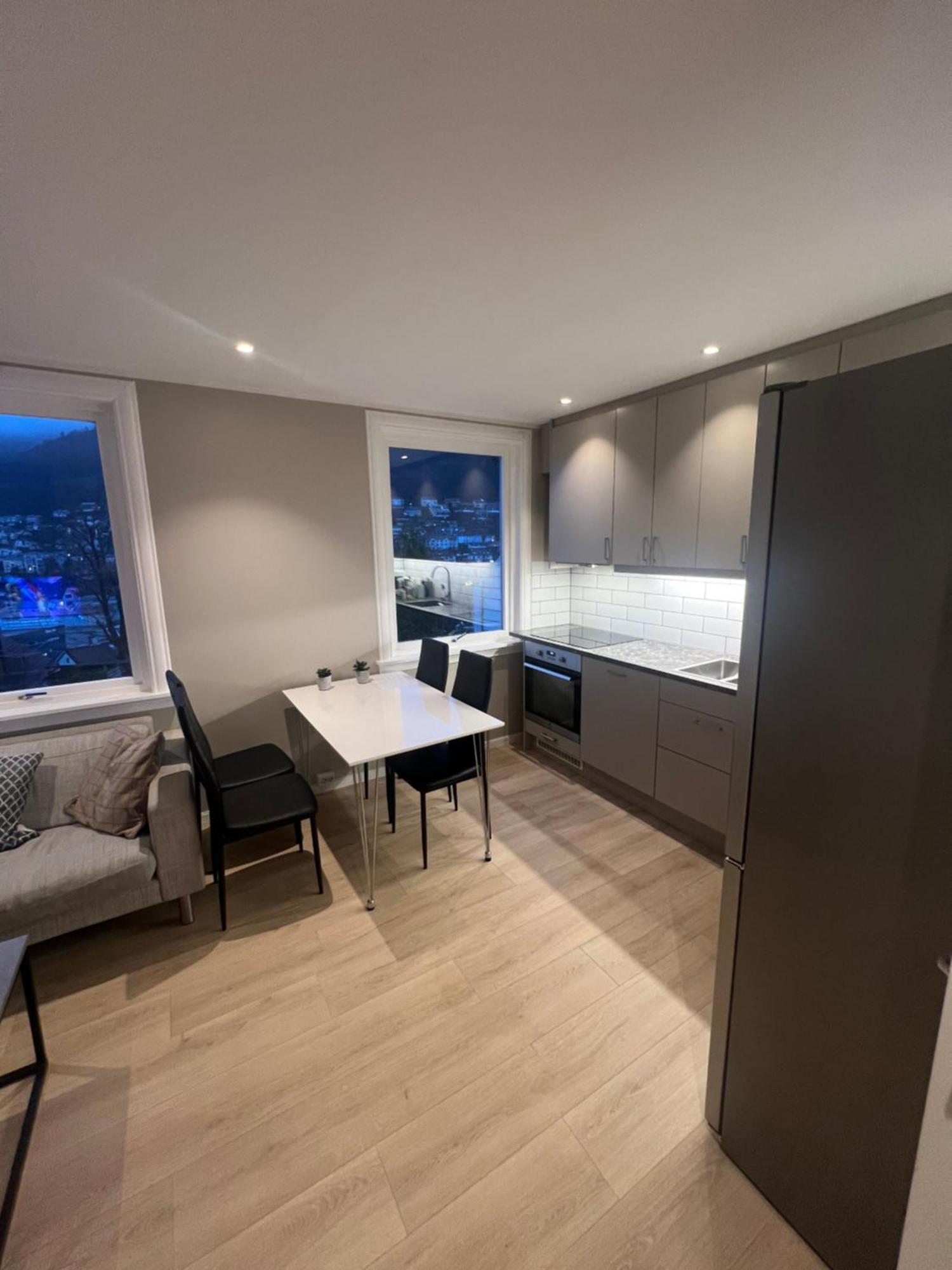 Modern Apartment With Free Parking Bergen Extérieur photo
