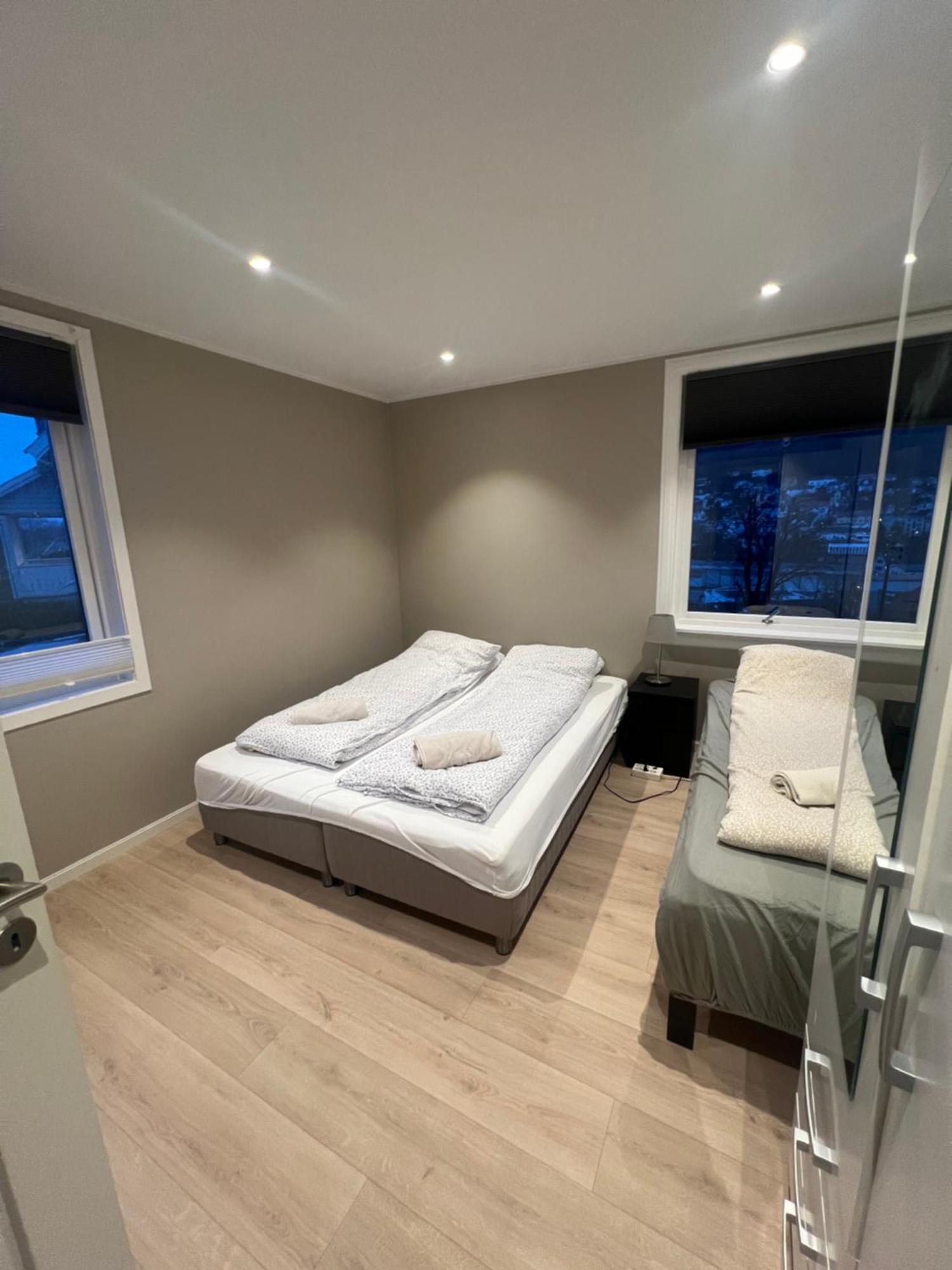 Modern Apartment With Free Parking Bergen Extérieur photo
